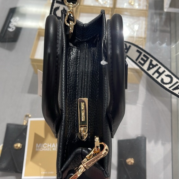 MICHAEL KORS
Mirella Extra-Small XS Shopper XBody Crossbody Bag
NWT - Picture 4 of 16